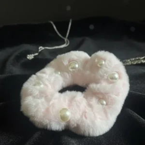 Bangkok Dream: Soft Faux Pearl Scrunchie